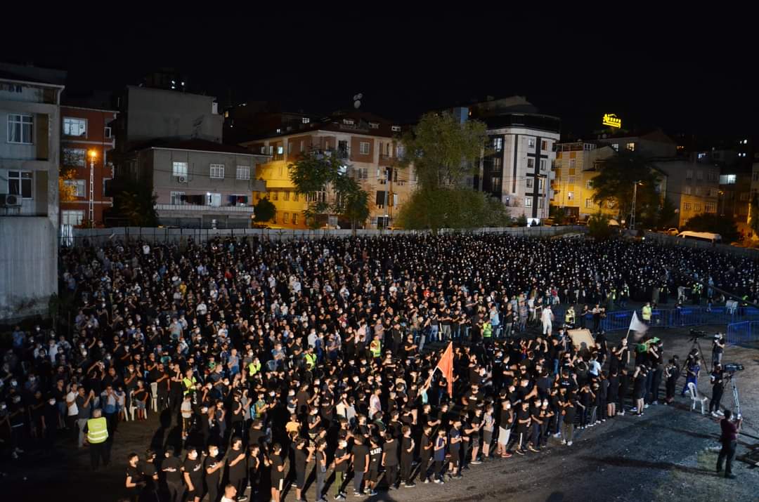 غوغای جمعیت در مراسم عزاداری ماه محرم در ترکیه+عکس