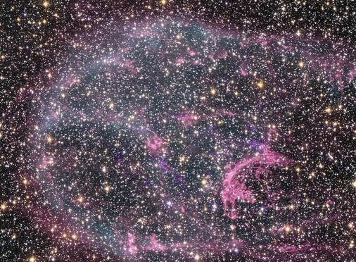 درخشش یک ابرنواختر در کهکشان 