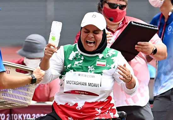 لحظه شادی هاشمیه متقیان پس از کسب مدال طلای  پارالمپیک+عکس