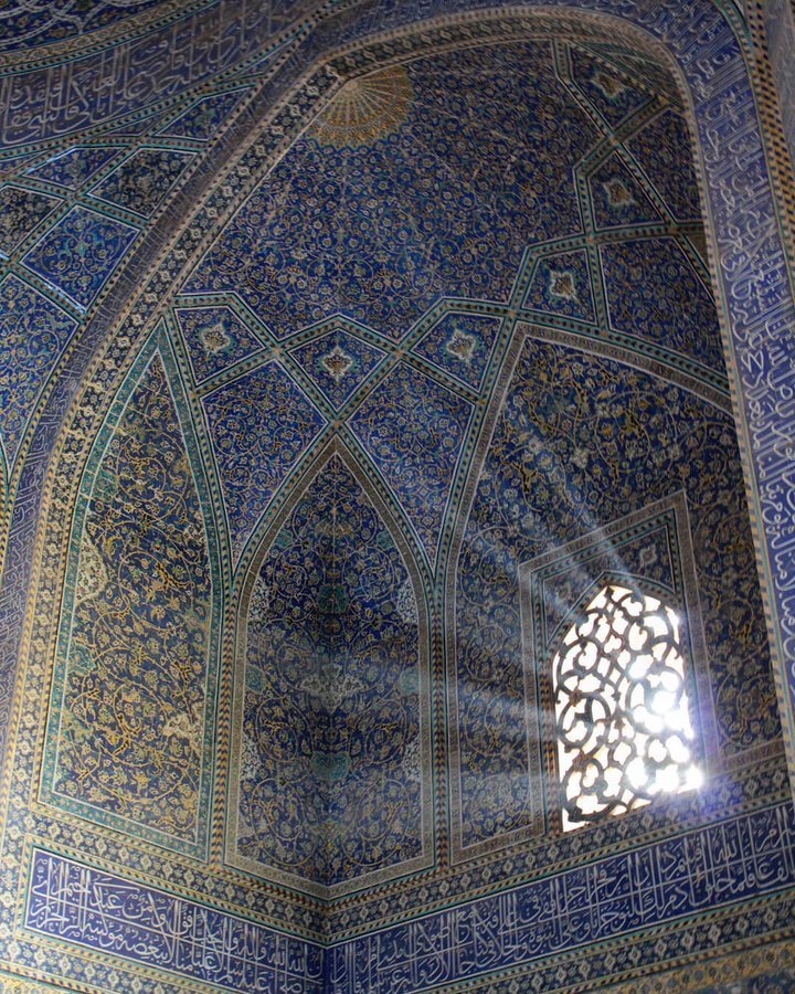 تکه ای زیبا از مدرسه چهارباغ اصفهان+عکس