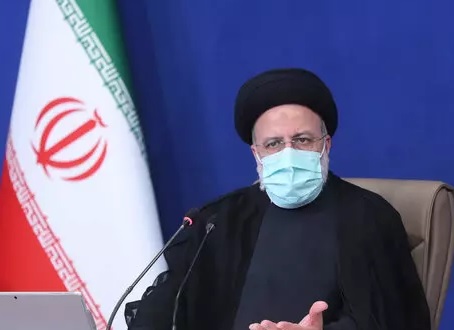 تامین واکسن و پرداخت مطالبات معوق کادر درمان در دستور کار دولت سیزدهم