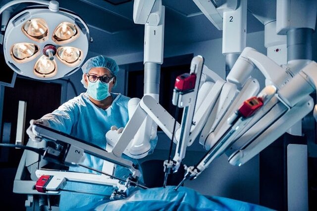  جراحی‌های زنان با کمک یک ربات پیشرفته