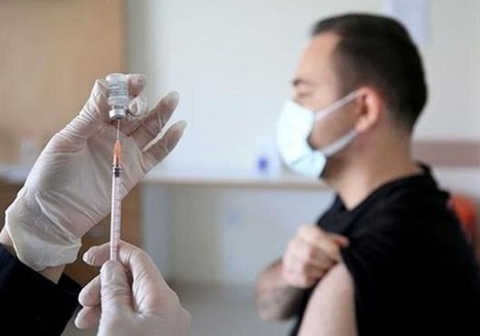 استقبال دانشجویان علوم پزشکی از پویش مجاهدین واکسیناسیون