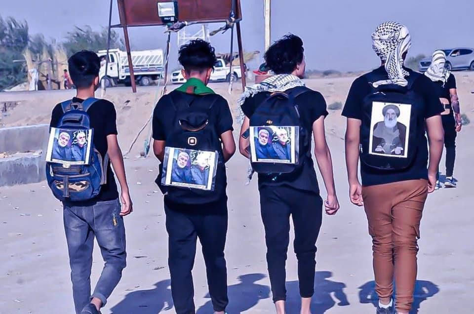 تصویر معنادار از پیاده روی اربعینی جوانان عراقی+عکس