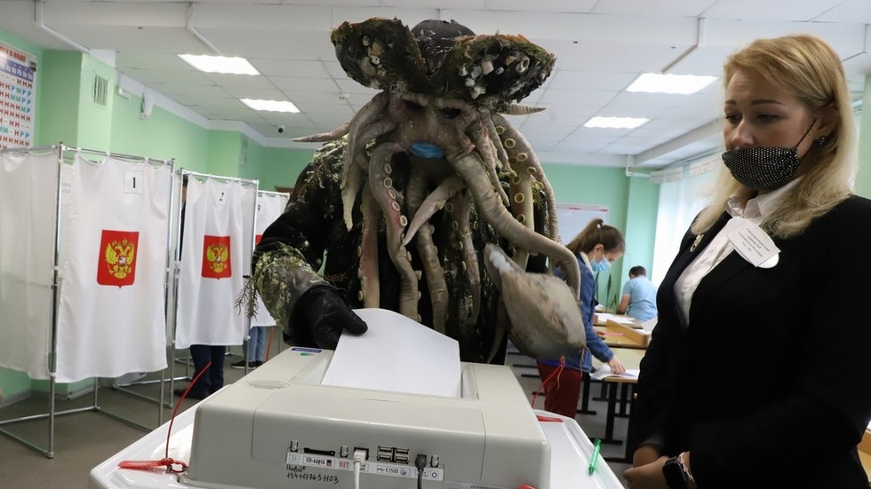 عجیب ترین رای دهنده دنیا در روسیه+عکس