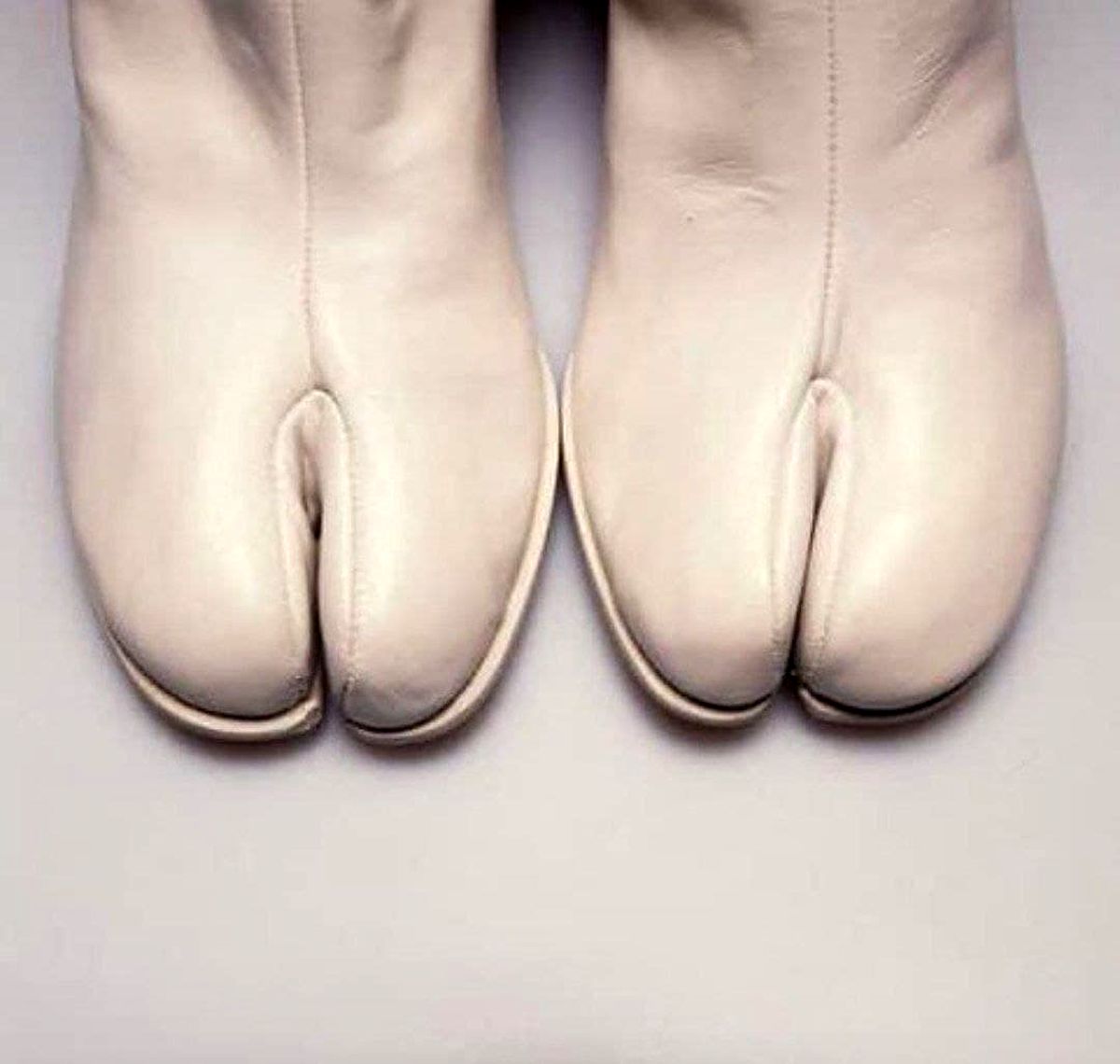 کفش های زشتی که جدیدا برای زنان مد شده است+عکس