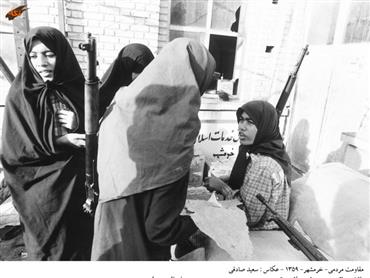 تصویری از زنان ایرانی در روزهای جنگ که همه را متعجب کرد+عکس