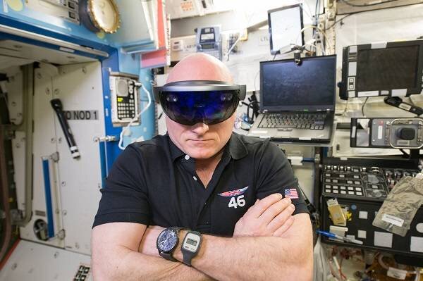 اولین عینک های سه بعدی  با فناوری بالا  درایستگاه فضایی 