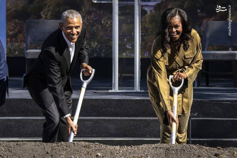 اوباما و همسرش بیل به دست شدند+عکس