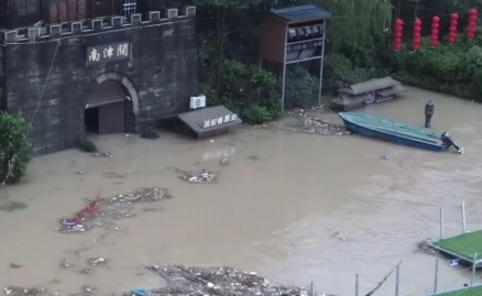 چین زیر سیل وحشتناک غرق شد+عکس