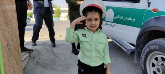 حرکت پلیس ایرانی با کودک معلول اشک همه را در آورد+عکس
