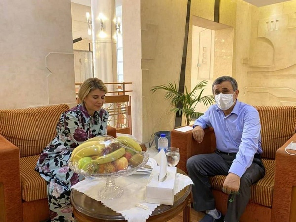 پذیرایی کاملیا انتخابی فرد از احمدی نژاد در دبی+عکس