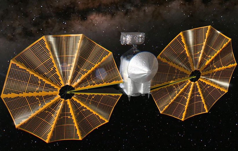 فضاپیمای رباتیکی  با چالشی در سفر خود روبرو و یکی از پنل‌های خورشیدی اصلی مختل شده است.