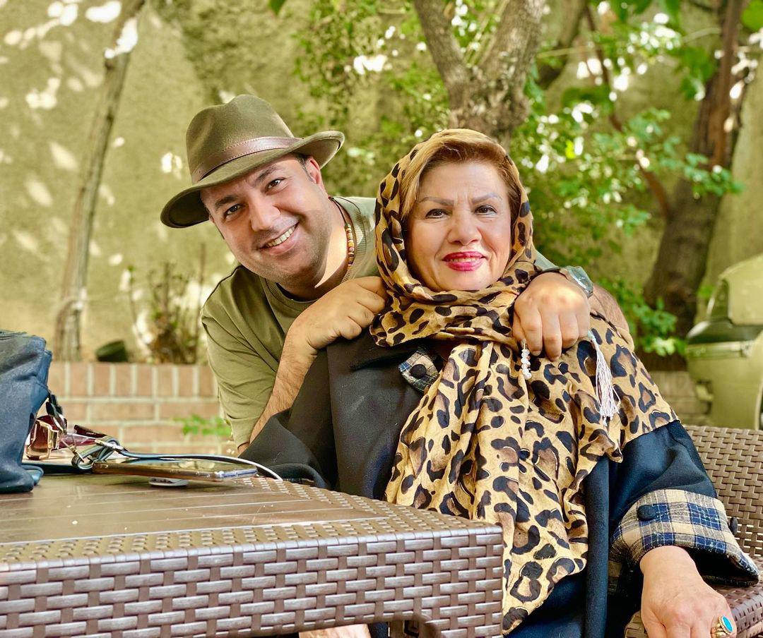 علی اوجی در کنار مادرش+عکس