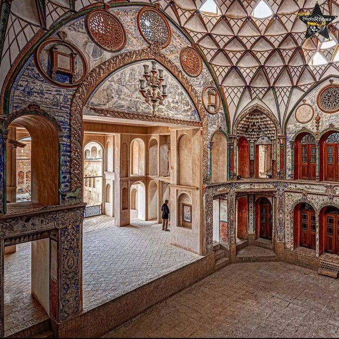 خانه زیبای بروجردی ها در کاشان+عکس