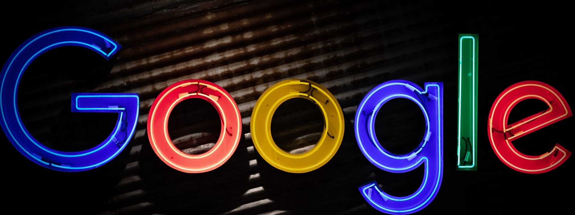 روسیه، برای گوگل به دلیل عدم حذف محتوا‌های  غیرقانونی، جریمه  صادر کرد.