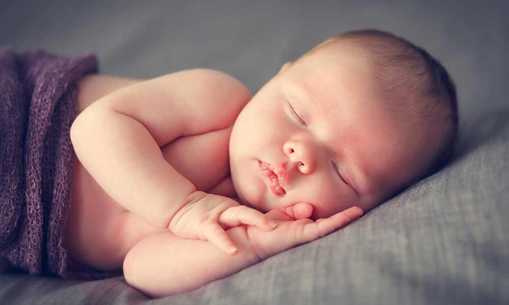  نوزادانی که در طول شب کمتر از خواب بیدار می شوند ، با خطر کمتر افزایش وزن مواجه هستند