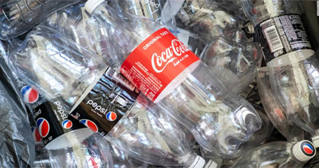 خداحافظی کوکاکولا و پپسی با بطری های پلاستیکی 