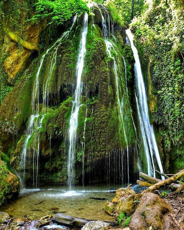 تنها آبشار تمام خزه ای ایران+عکس