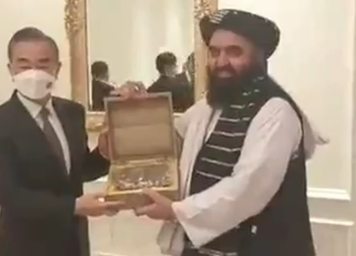 تریاک ناب هدیه طالبان به وزیر خارجه+عکس