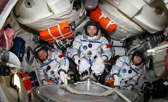 امادگی اولین پیاده‌روی فضایی چینی‌ها 