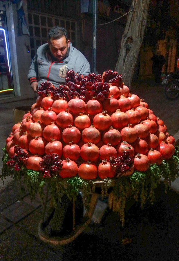 انارفروش دوره گرد در شیراز+عکس