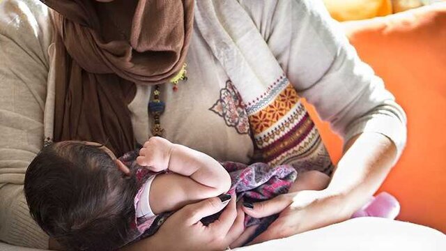 شیر مادر حاوی آنتی بادی های مادری خاصی  است که می تواند به محافظت از نوزادان در برابر عفونت ها کمک کند