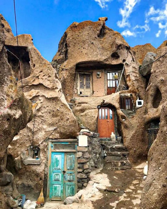 زندگی در دل سنگ در روستای کندوان+عکس