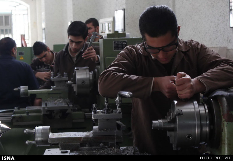 85 درصد هنرستانی‌ها جذب بازار کار می‌شوند