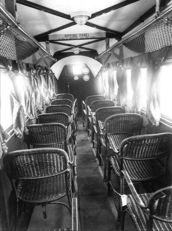 تصویر عجیب از داخل یک هواپیمای قدیمی+عکس