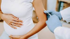 واکسن کووید برای مادر باردار و جنین هیچ عارضه ای ندارد 