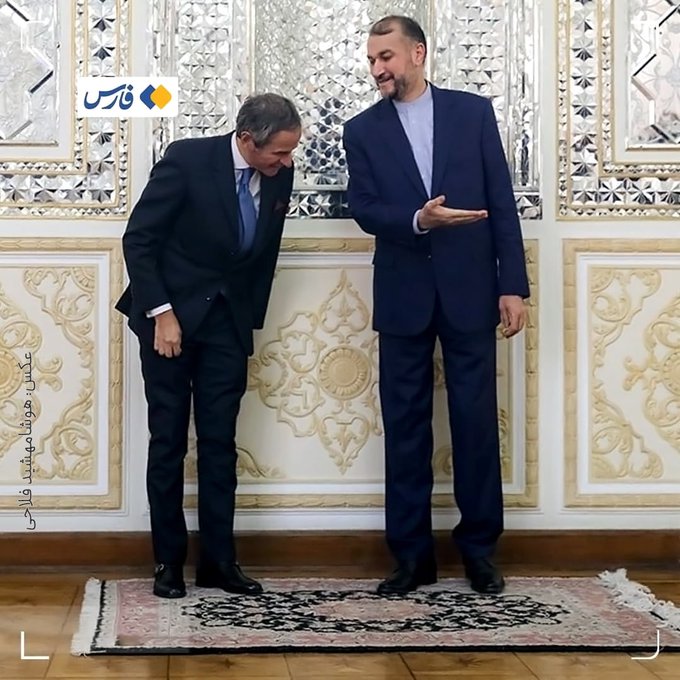 واکنش معنادار گروسی مقابل وزیر خارجه ایران+عکس