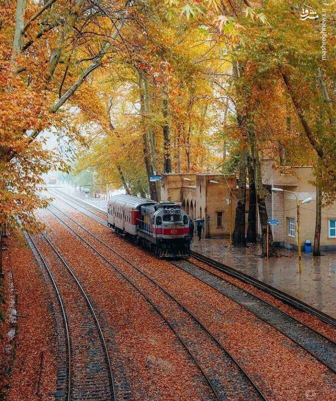 ایستگاه راه‌آهن بیشه لرستان در پاییز هزار رنگ+عکس