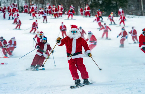 مسابقه سخت بابانوئل‌ها در آمریکا+عکس