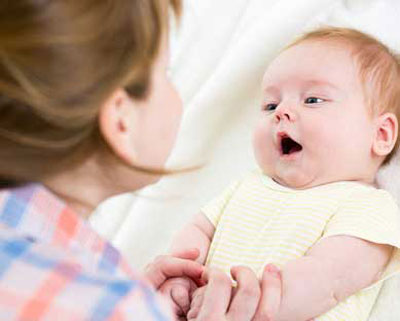چگونه فرزندمان را به خوب حرف‌زدن تشویق کنیم؟ 