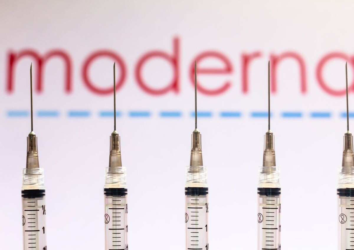 مدرنا هم وعده ساخت واکسن علیه اومیکرون را داد 