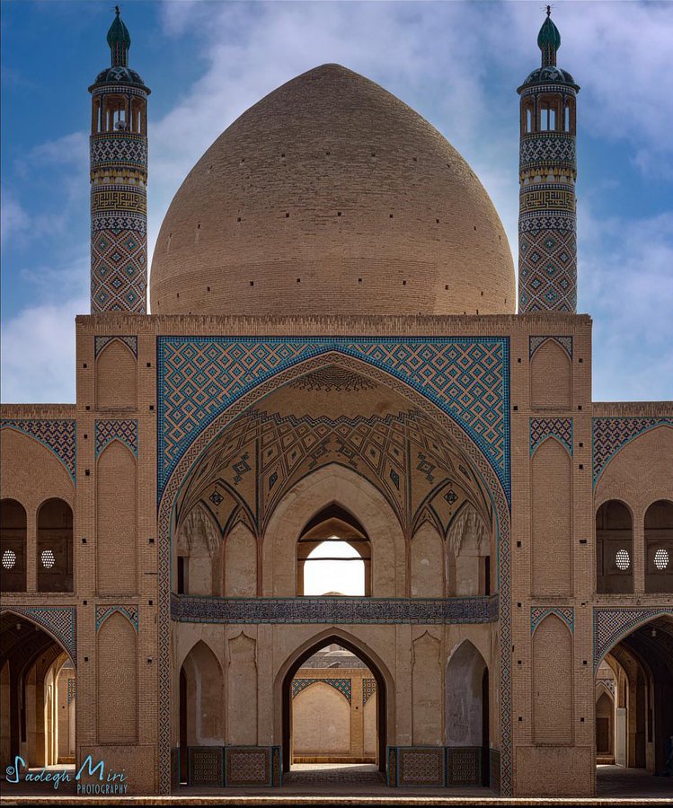 معماری زیبای مسجد آقابزرگ کاشان+عکس