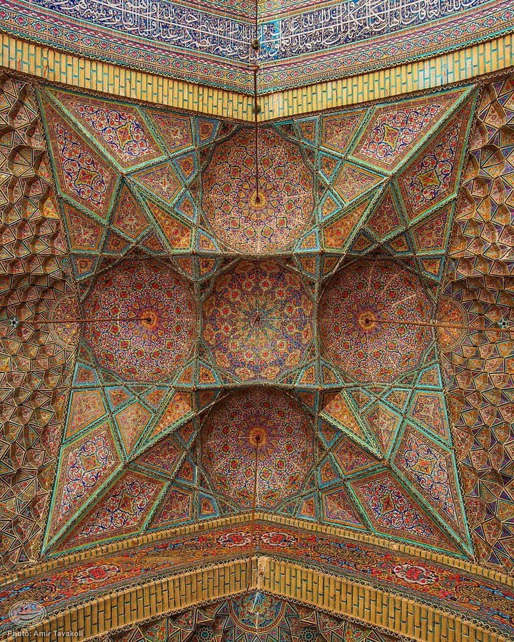 معماری دل نواز مسجد نصیرالملک+عکس