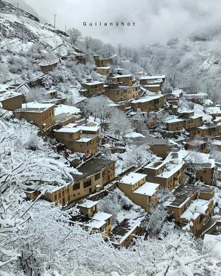 زیباترین روستای پلکانی ایران سفیدپوش شد+عکس