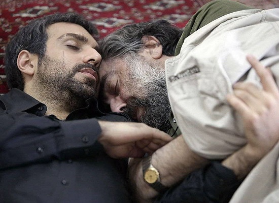 خواب عمیق مسعود کیمیایی و پسرش در پشت صحنه فیلم+عکس