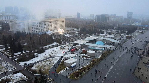 معترضان خانه رئیس جمهور قزاقستان را آتش زدند