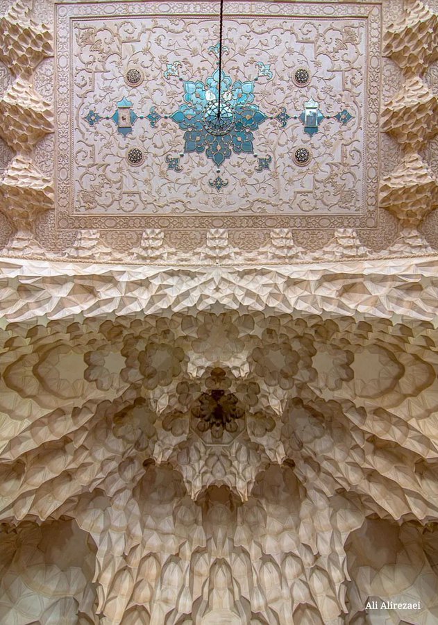 شاهکار مقرنس‌کاری زیبای خانه‌ شیخ‌الاسلام+عکس