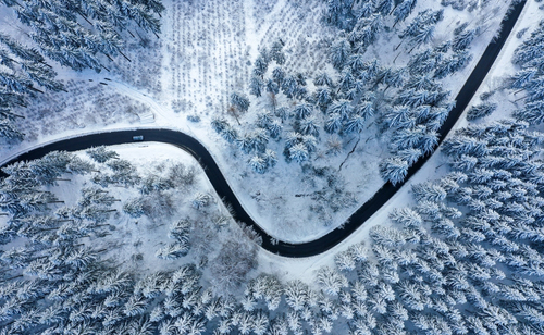 تصویر هوایی بی نظیر از جاده زمستانی در آلمان+عکس