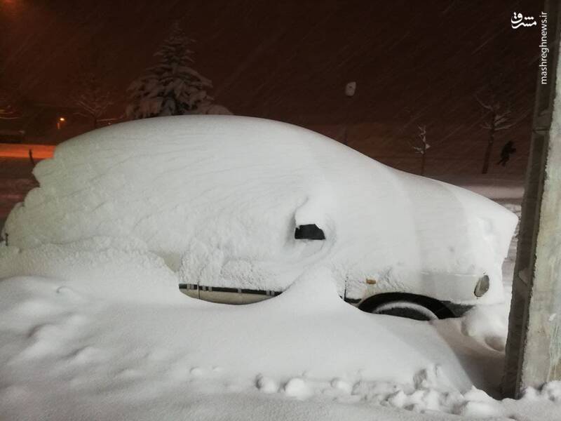 خودرویی که زیر بارش برف در مهاباد دفن شد+عکس