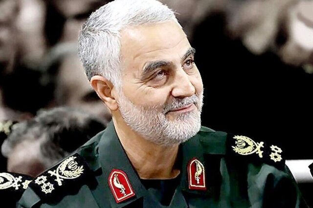 تصویر تازه منتشر شده از حضور سردار سلیمانی در مناطق سیل زده+عکس