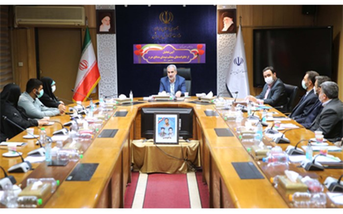  صبر و استقامت خانواده‌های شهدا باید الگوی جامعه قرار گیرد