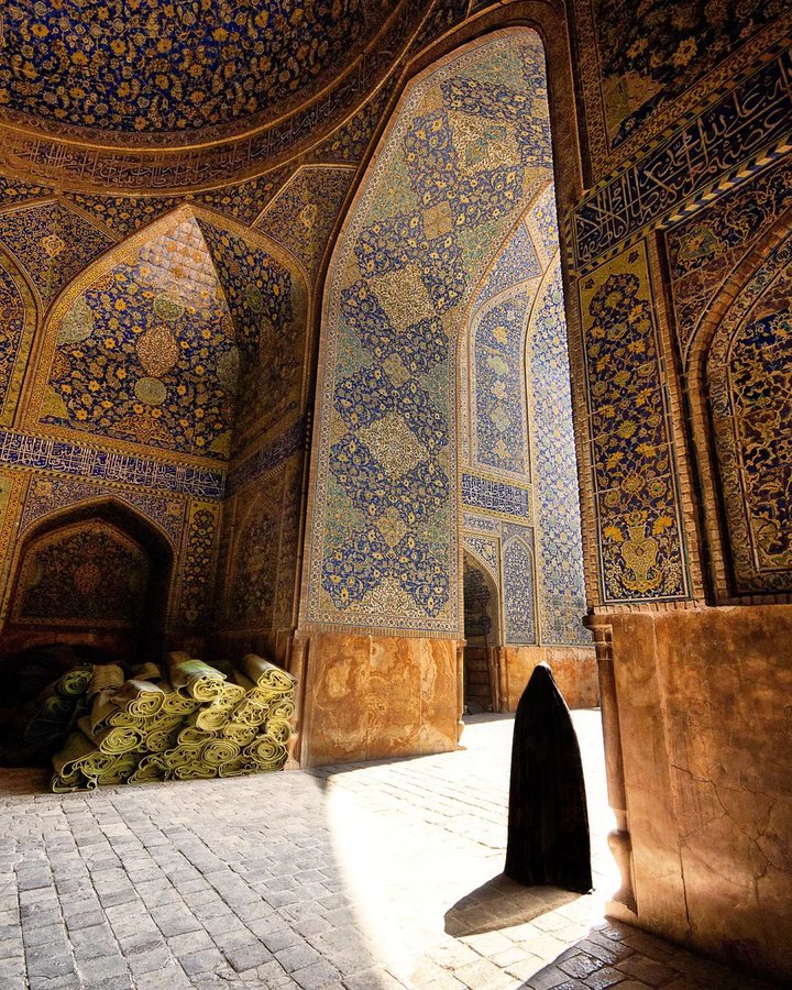 بازی نور و سایه در مسجد امام اصفهان+عکس