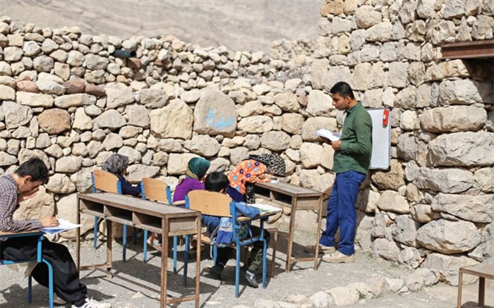 راهکار حل مشکل کمبود معلم در مناطق مرزی