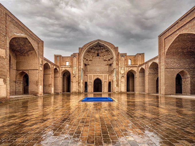 ایوان‌های آجری و باصفای مسجد جامع ورامین+عکس