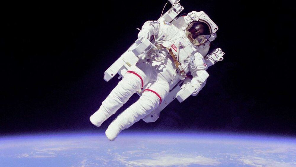علت پوشیدن لباس فضانوردان چیست؟